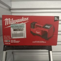 Milwaukee Inflator 