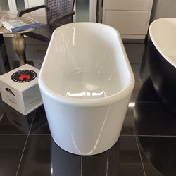 59” Freestanding Bathtub Ready For Pick up 