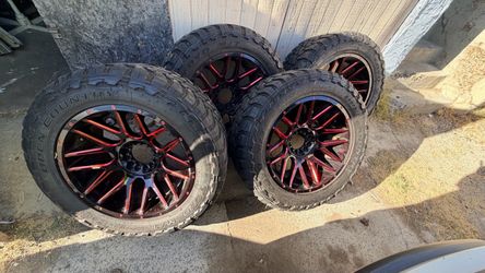 Set of 4 tires with rims