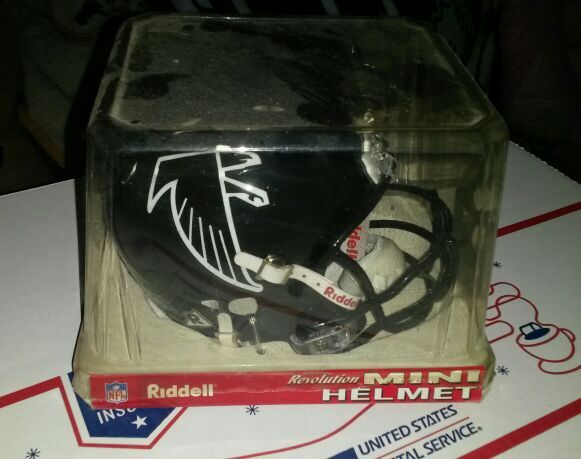 Falcons Mini Helmet