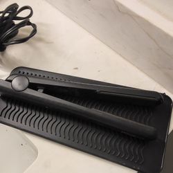 HSI Peofessional Hair Straightener + Silicon Mat/Pouch