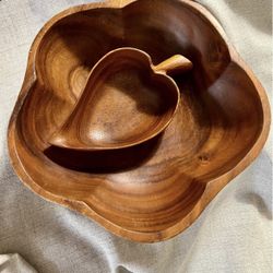 Acacia wood scalloped edge flower bowl with signed monkey pod