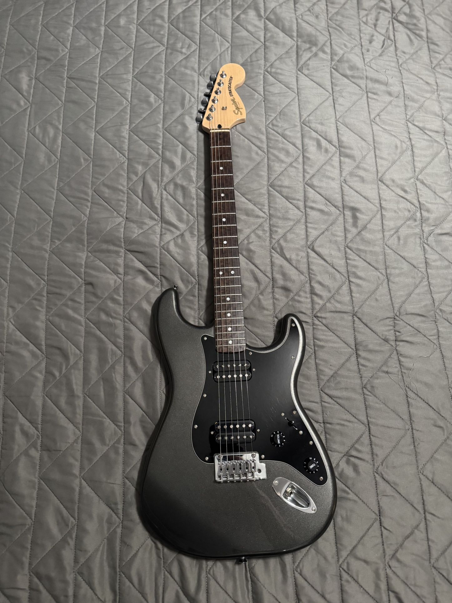 Fender Squier Affinity Series Stratocaster Electric Guitar Charcoal Gray and Black