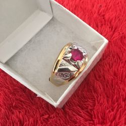 Gold and silver Tone Rhinestone Ring.