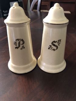 Pfaltzgraff salt and pepper shaker