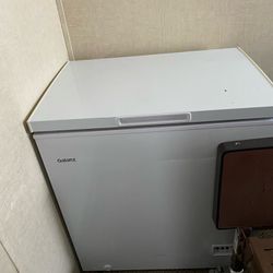 Almost New Galanz Smaller Chest Freezer