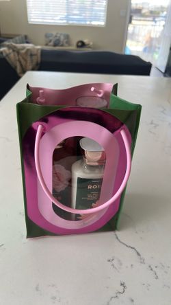 Bath & Body works Rose scent