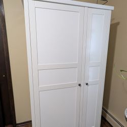 IKEA Armoire/ Wardrobe Hemnes 