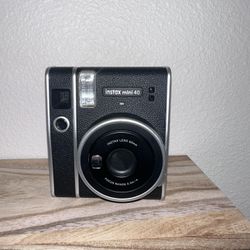 Polaroid instax mini 40