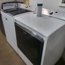 SET MAYTAG STEAM WASHER AND ELECTRIC DRYER