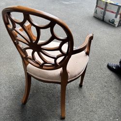 LOW PRICE MOVING- $1k+ RETAIL VICTORIAN STYLE CHAIR 