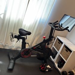 2020 Peloton Original Bike + Accessories Bundle — $500 (Mid-City LA)