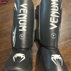 Venum Kids Shin Guards - Large