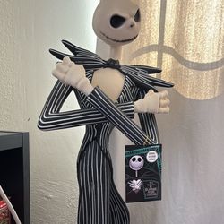 Jack Skellington with zero statue