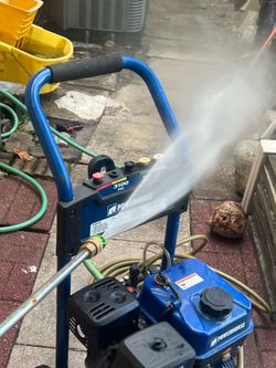 Powermate pressure washer pressure cleaner 3100 psi/ 2.5 Gpm works well
