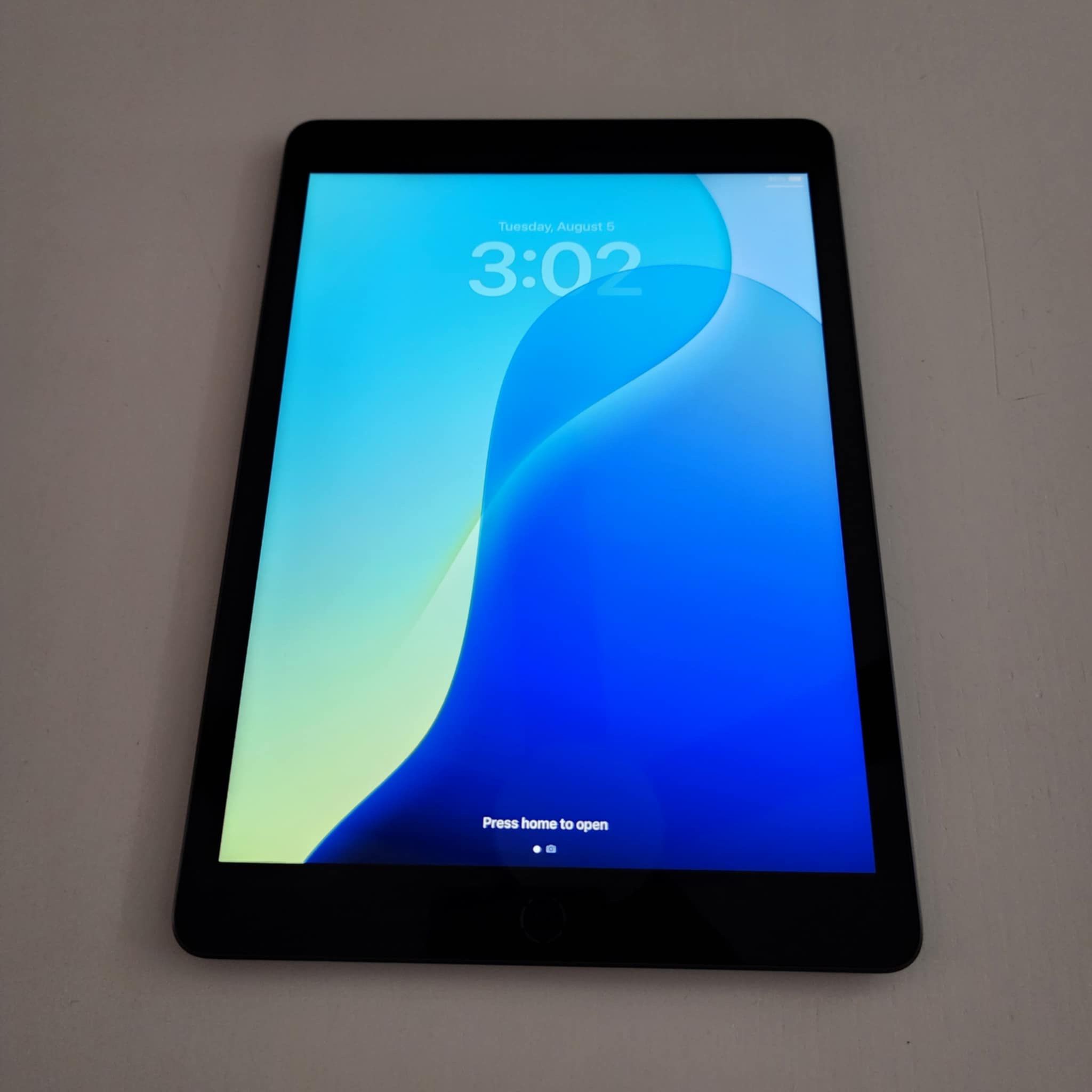 Ipad 7th Generation Model # MW772LL/A 128 GB NOTHING WRONG. ** NO TRADES **