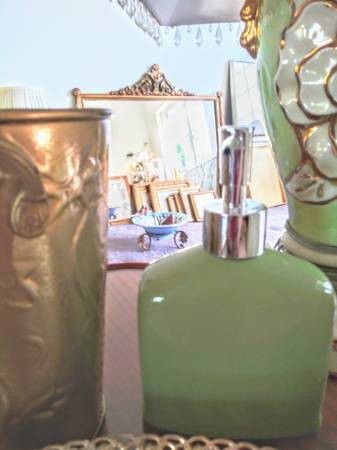 $5&up Vint Cast Iron Table Glass Shelves French Gold Mirror Fluer de lis Brass Candlestick Crock Hollywood Box Porcelain Botanical Lamp & MORE ⬇️READ