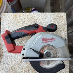 Milwaukee M18 5-3/8" Metal Saw