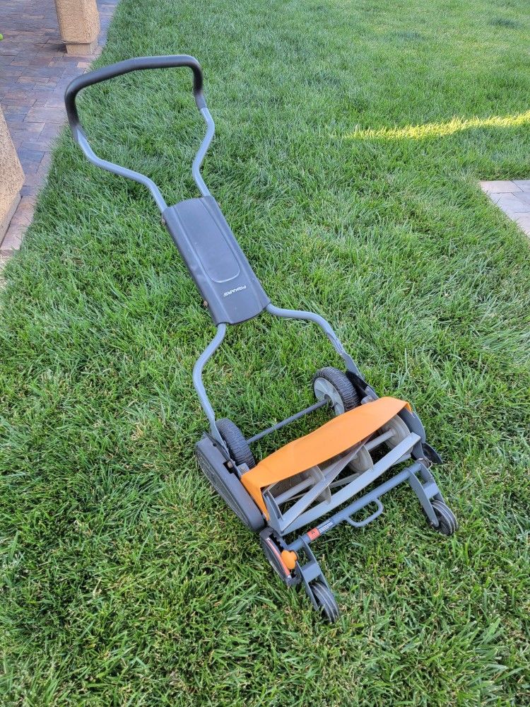 Fiskars Push Reel StaySharp Lawnmower Lawn Mower for Sale in