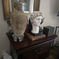 Medium Sized Bust Of Michelangelo's David