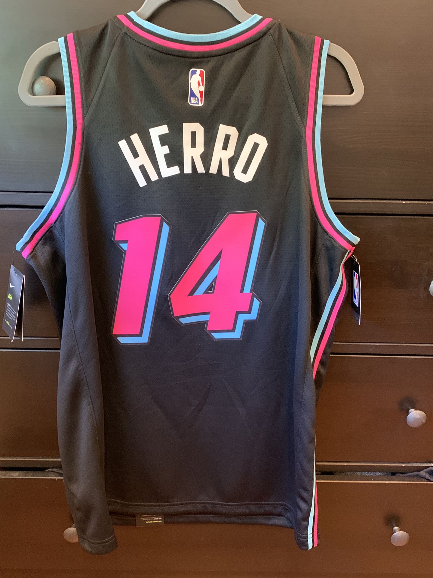 Tyler Herro Signed Miami Heat Jersey AUTO JSA COA XL for Sale in Deerfield  Beach, FL - OfferUp