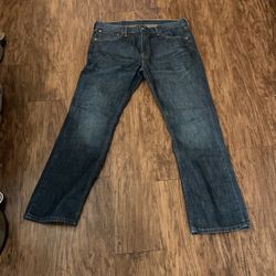 Levis 527