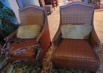 Accent chairs