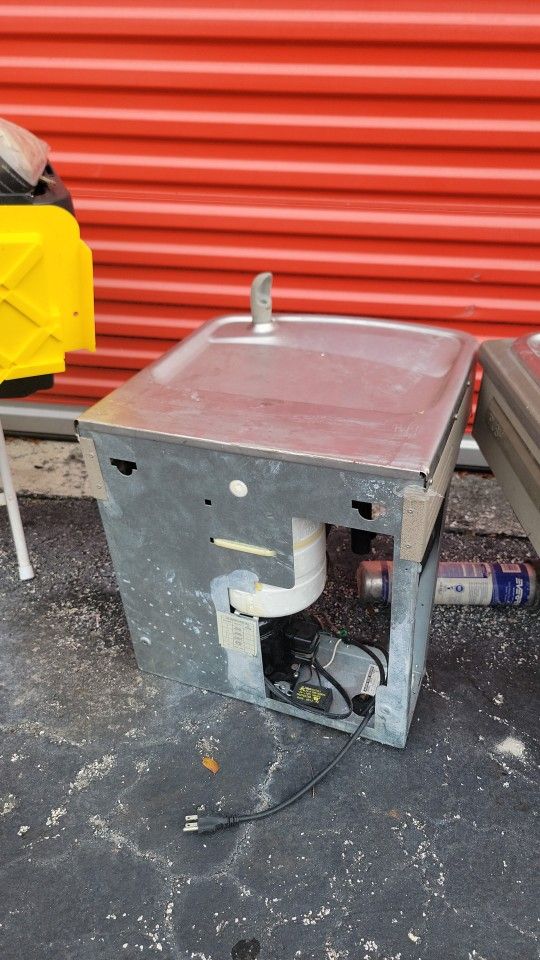Water Fountain Sinks X 3 Cheap Get Today