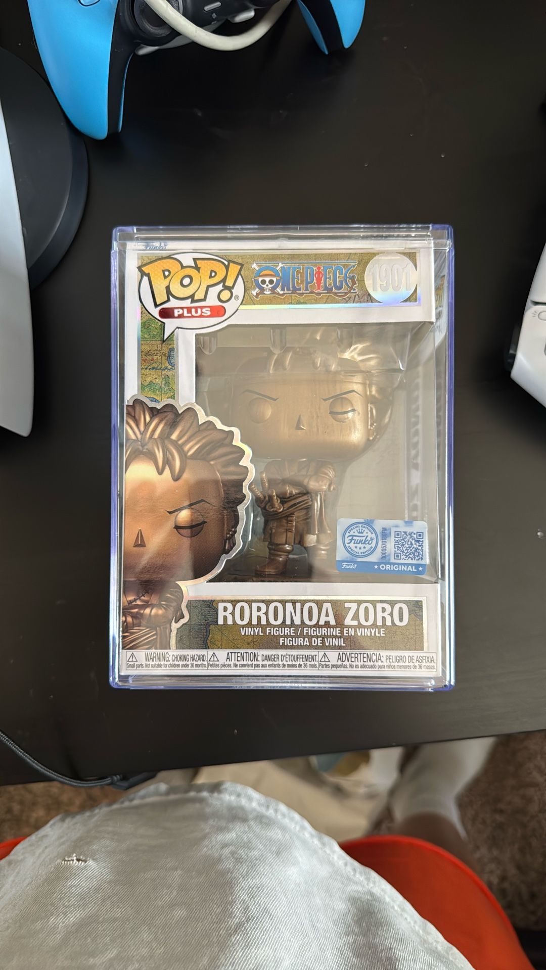 Funko Pop Plus One Piece Roronoa Zoro 1900 Statue Bronze + Protector