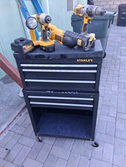 Rolling tool box with Dewalt tool set