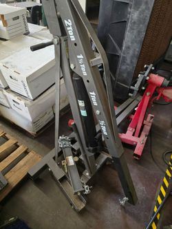 Engine folding crane hoist