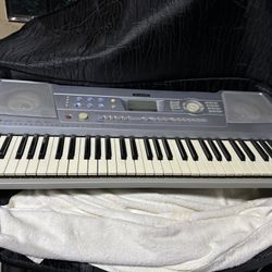 Yamaha Keyboard 