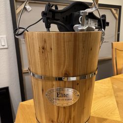 Elite Gourmet 6 quart Old Fashioned Ice Cream Freezer