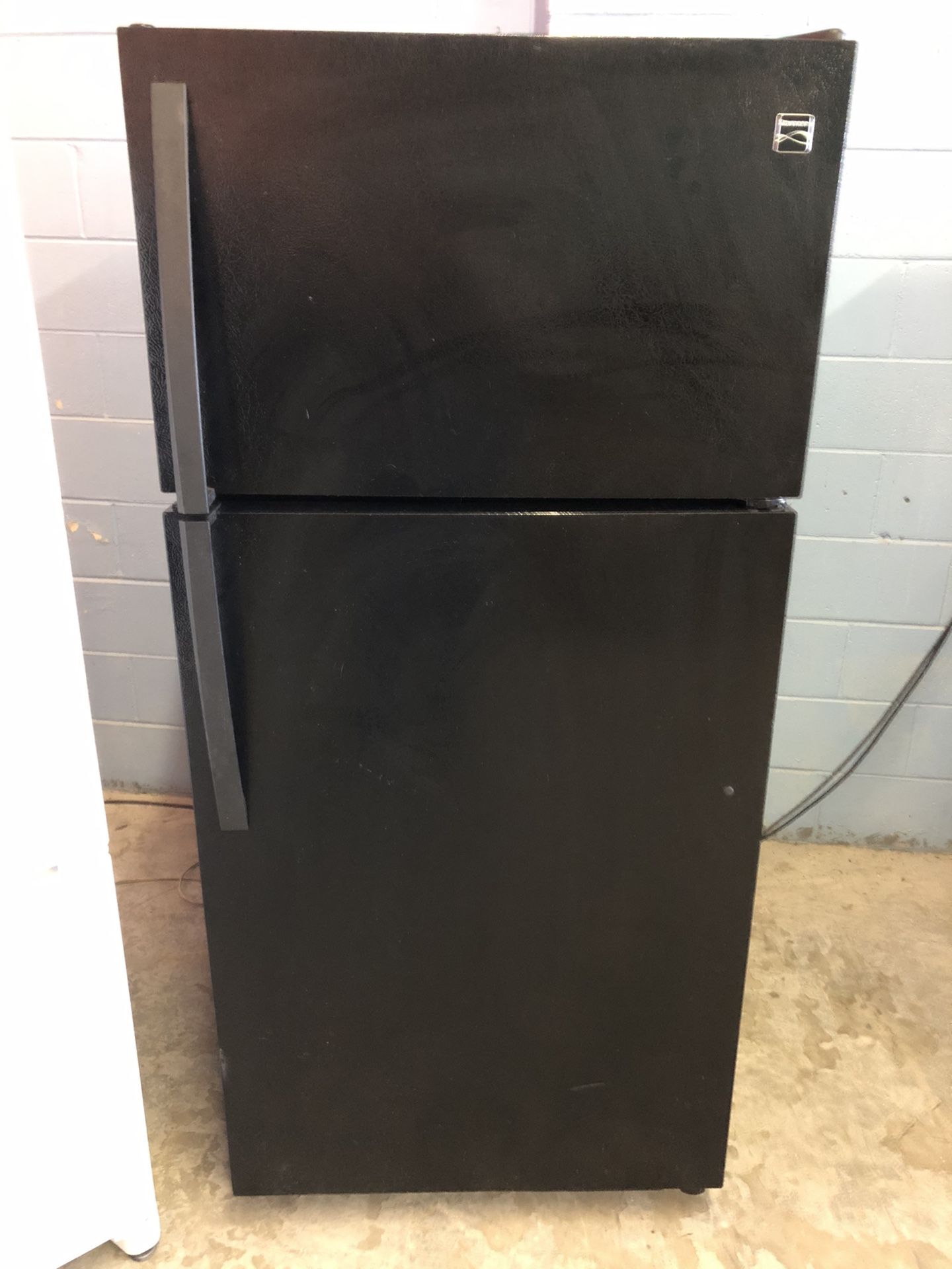Gorgeous Black 18 Cubic Foot Refrigerator