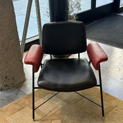 BRAND NEW ACCENT CHAIR!