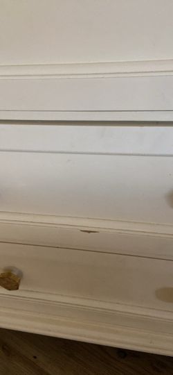 Dresser 3 drawers