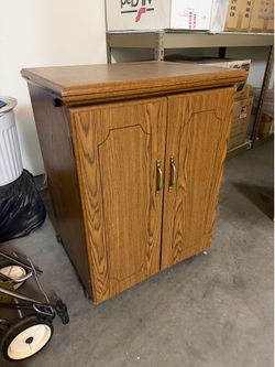Sewing Cabinet with lift