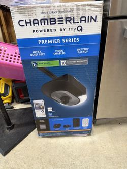 NEW Chamberlain B6650 Smart Garage Door Opener w/ Camera, Battery Backup & myQ