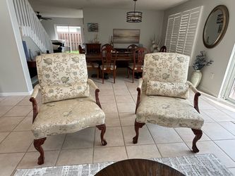 Accent Chairs Pair of Traditional Upholstered Accent Chairs