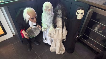 Halloween figures