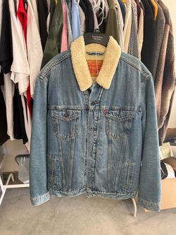Levi’s Sherpa Denim Trucker Jacket – Blue Wash size Large
