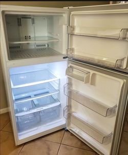 BRAND NEW REFRIGERATOR