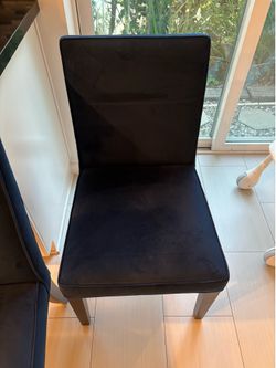 Set of 4 Blue velvet dining chairs