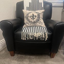 Black Faux Leather Office / Accent Chair – Sturdy & Comfortable