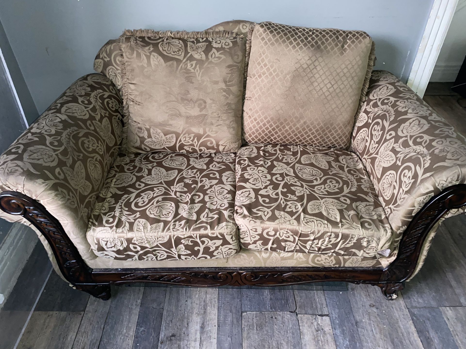 Antique-ish sofa and loveseat