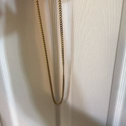 Medium size chain type of metal unknown- missing attachment, but you're still able to complete the necklace