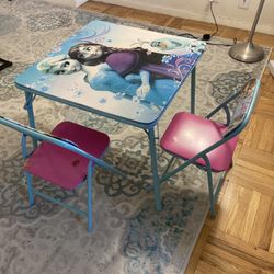 Disney Frozen table & chairs