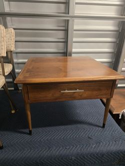 Vintage Lane MCM Walnut End Table / Side Table – Altavista VA