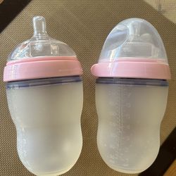 2 Comotomo pink 8oz baby bottles