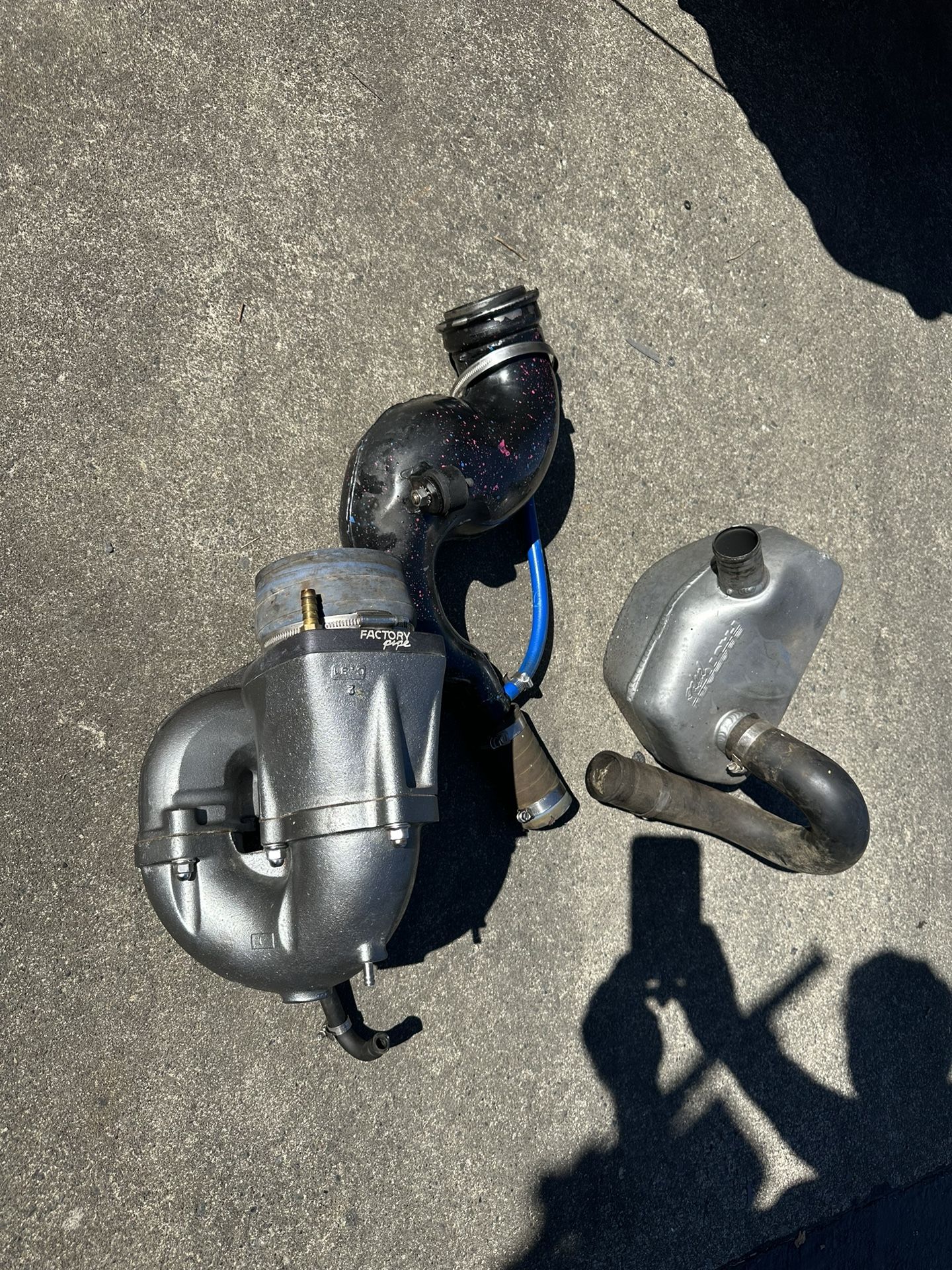Factory Half pipe And Waterbox 550sx Js550 for Sale in Auburn, WA